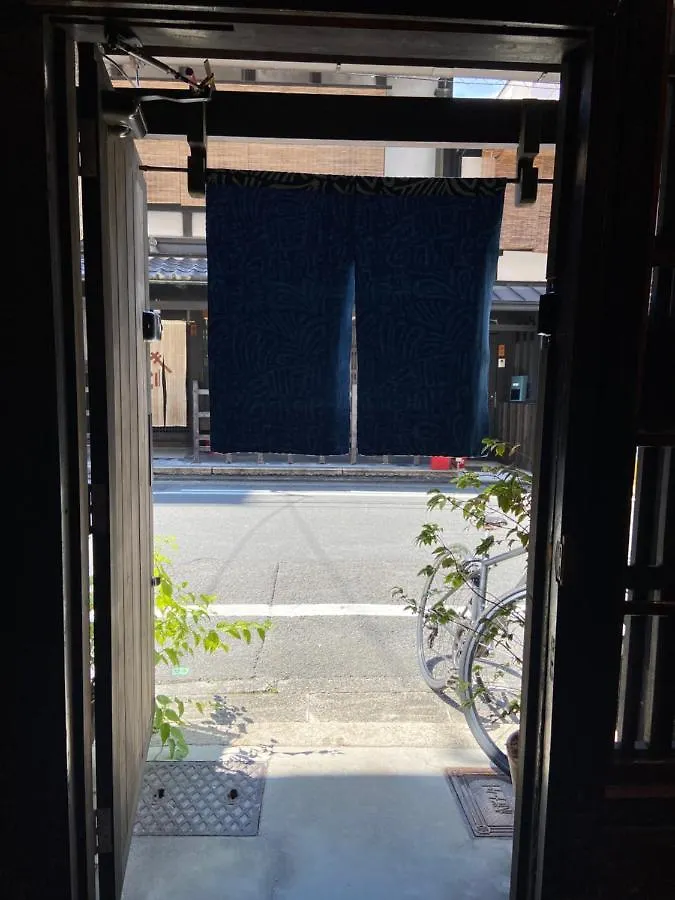 六根ゲストハウス Rokkon Guest House Kyoto